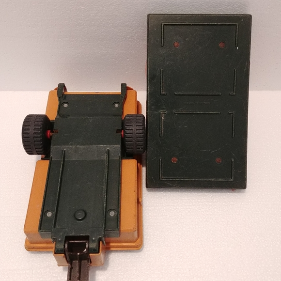 Vintage Fisher Price Pop Up Camping Trailer. 1975. Plastic. Metal. GUC. - Picture 4 of 8